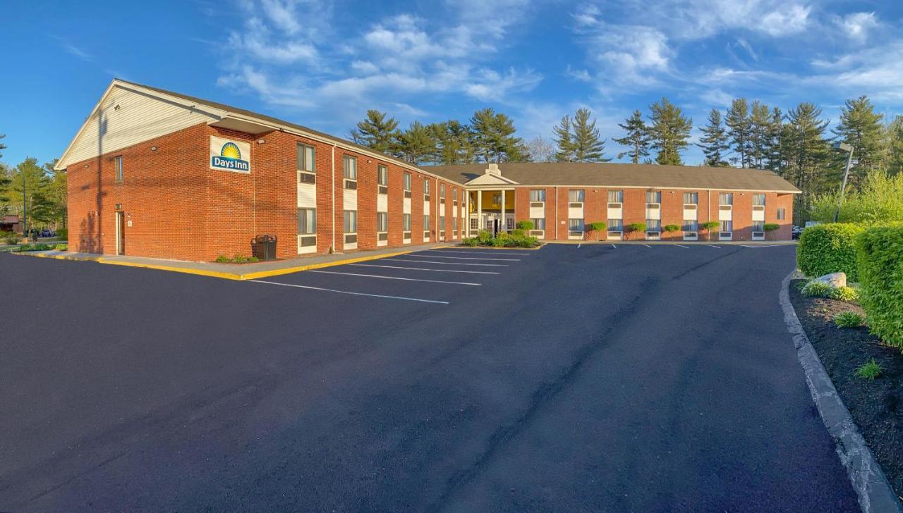 Days Inn By Wyndham Brunswick Bath Area Екстер'єр фото