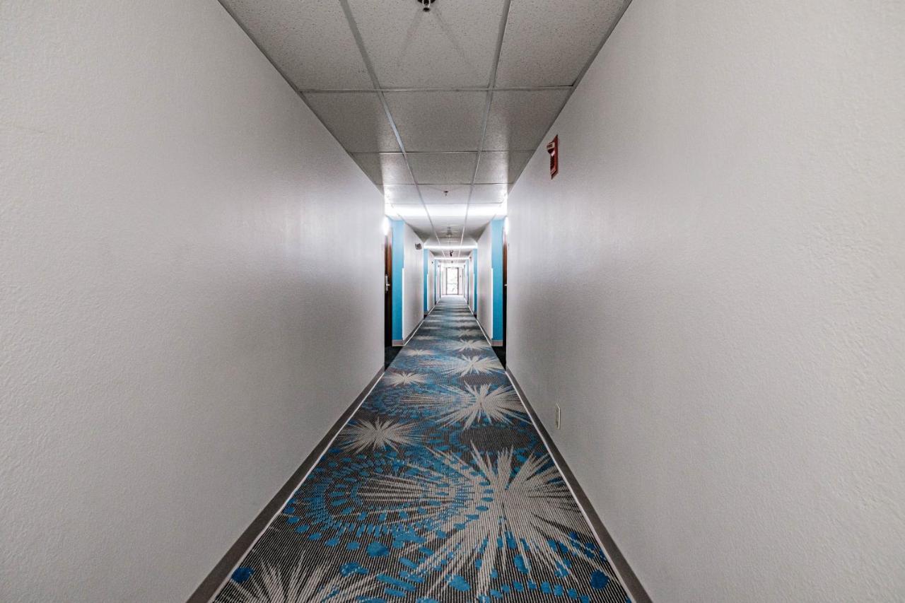 Days Inn By Wyndham Brunswick Bath Area Екстер'єр фото