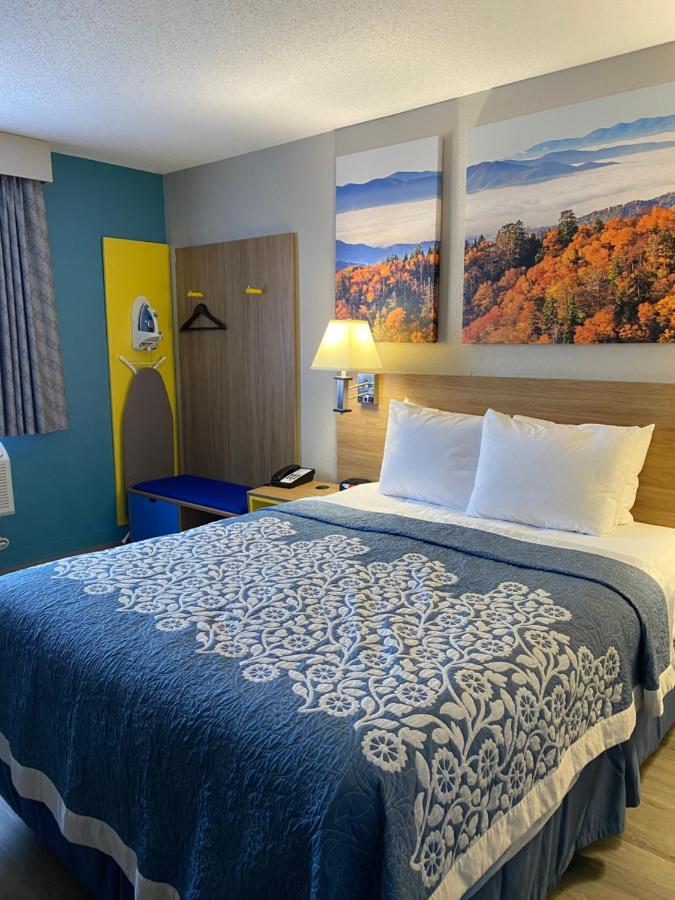 Days Inn By Wyndham Brunswick Bath Area Екстер'єр фото