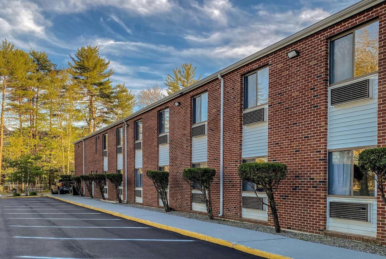 Days Inn By Wyndham Brunswick Bath Area Екстер'єр фото