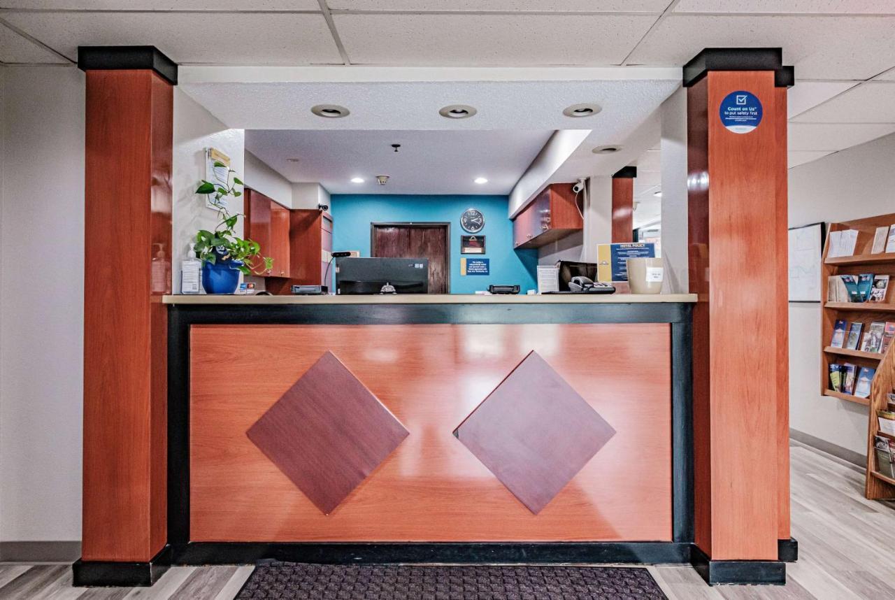 Days Inn By Wyndham Brunswick Bath Area Екстер'єр фото