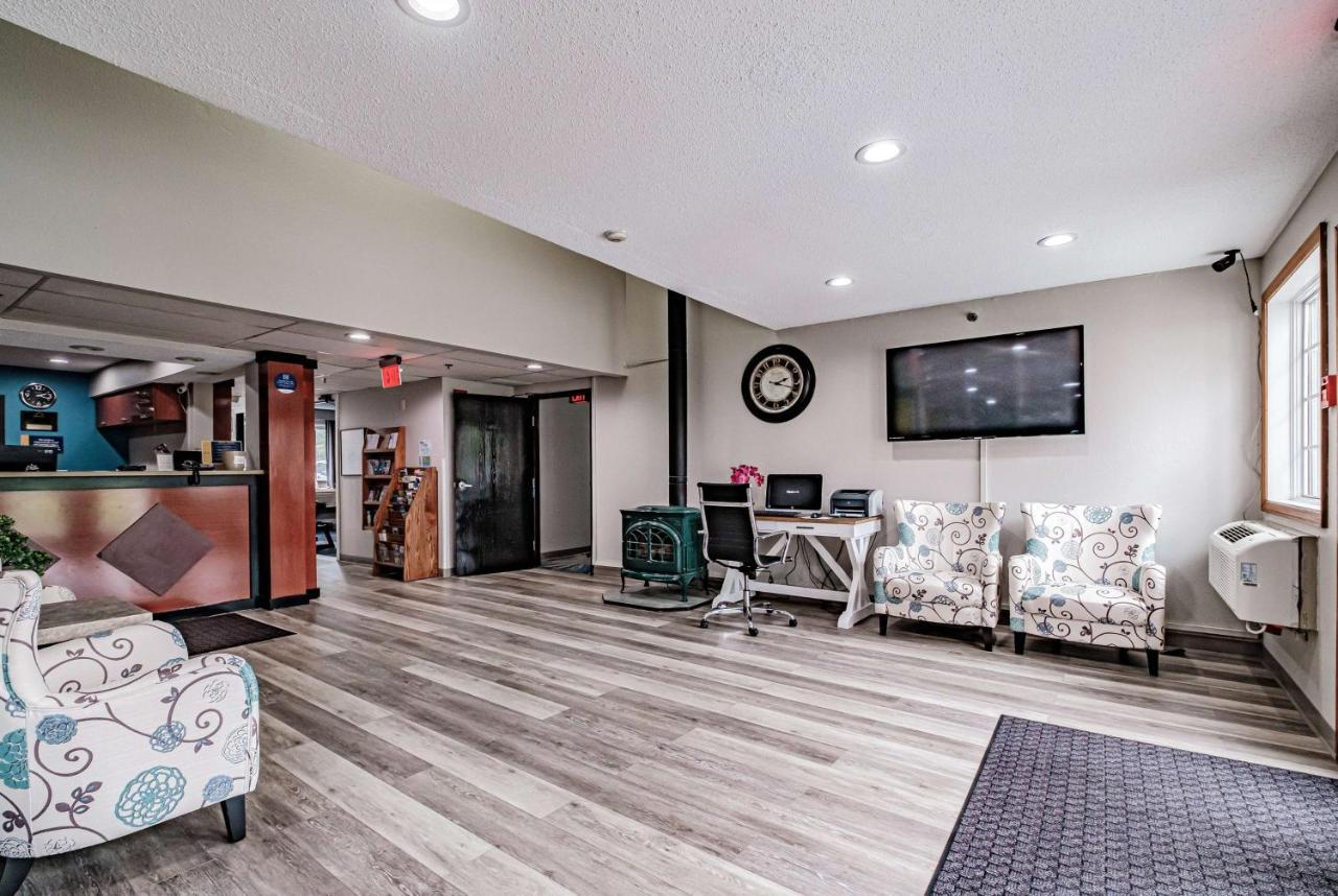 Days Inn By Wyndham Brunswick Bath Area Екстер'єр фото