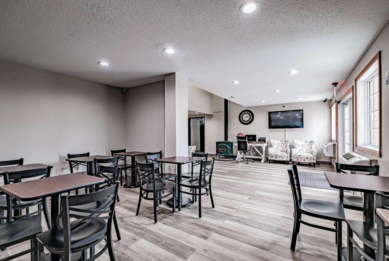 Days Inn By Wyndham Brunswick Bath Area Екстер'єр фото